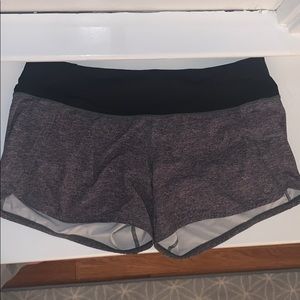 Lulu Lemon Speed Up Short 2.5”
